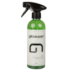 Transparent flaska med svart sprutmunstycke för Glosser Amaze APC cleaner för alla interiöra ytor. Grön produkt i flaskan.